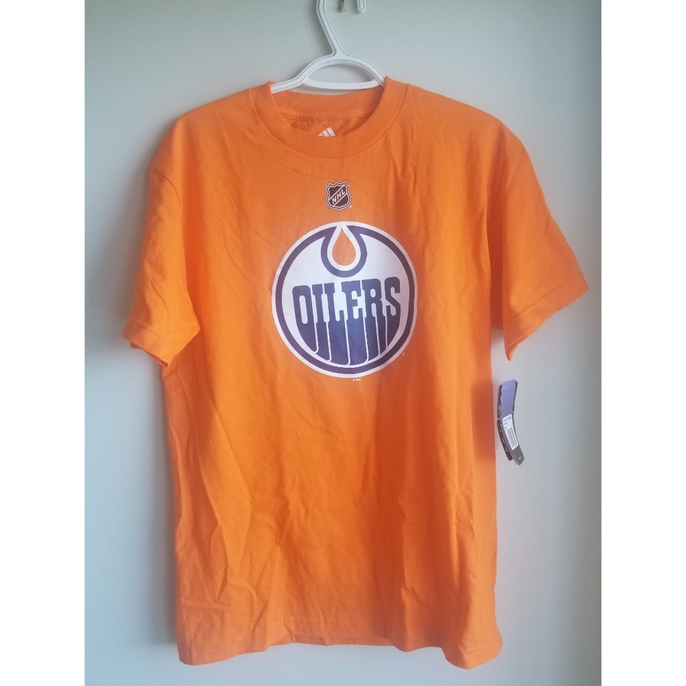 NWT - ADIDAS EDMONTON OILERS CRESTED NAME TSHIRT
